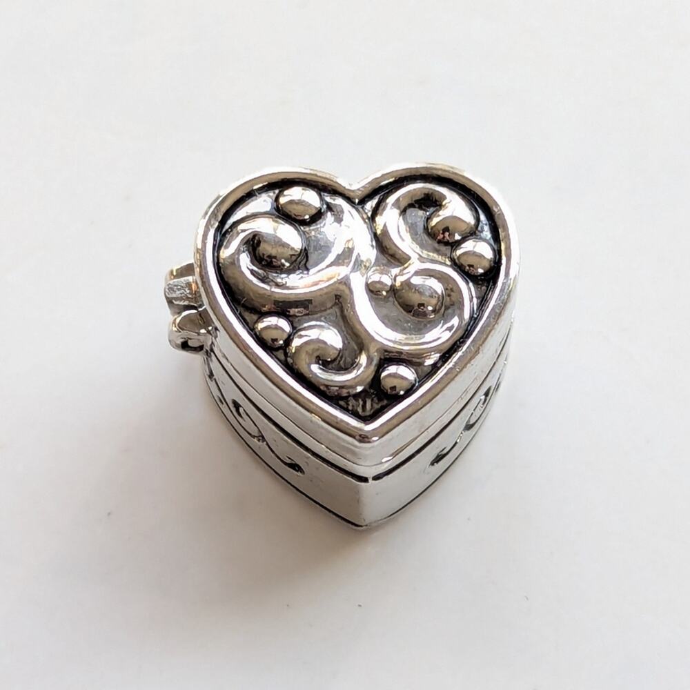 Vintage Ganz Silver Tone Ornate Scrollwork Heart Magnetic Trinket Prayer Box